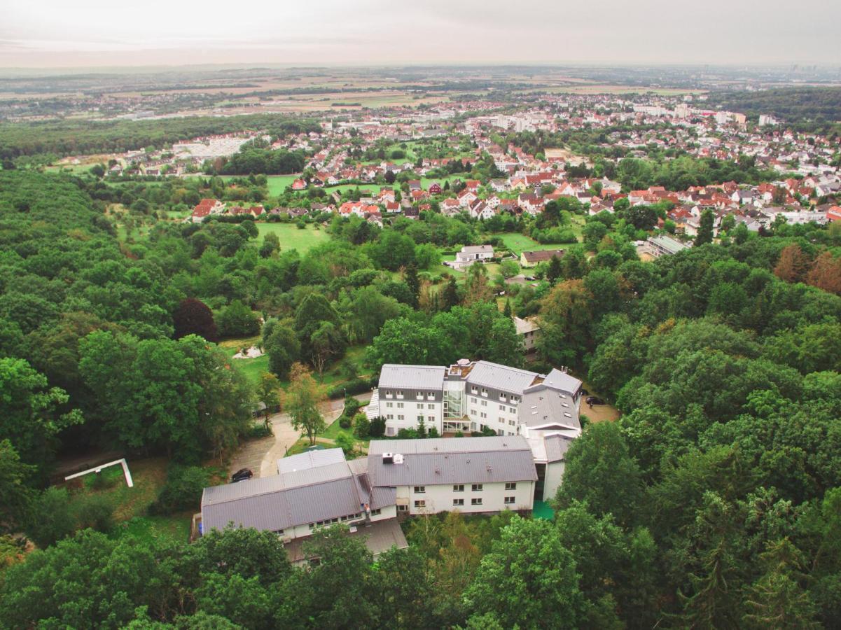 Taunustagungshotel Friedrichsdorf Exteriör bild